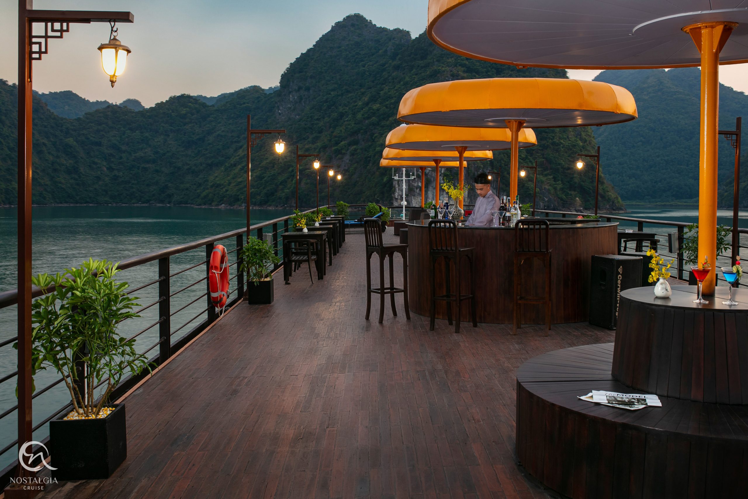 Nostalgia Cruise outdoor restaurant