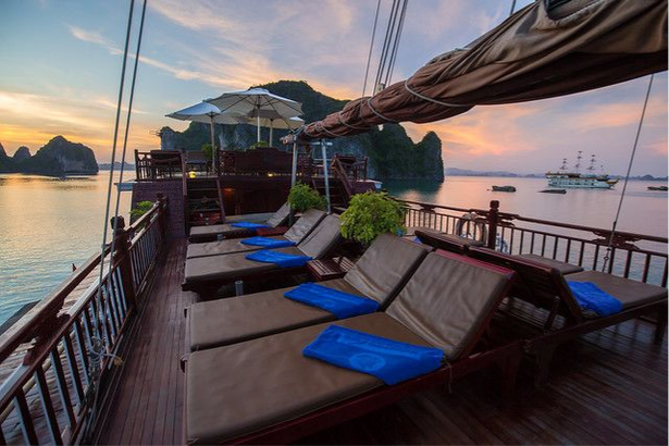 Dragon’s Pearl Junk sundeck