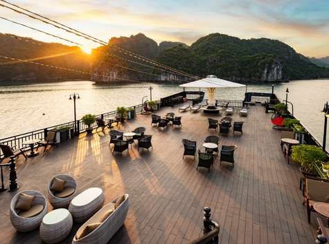 Rita Cruise outdoor restaurant