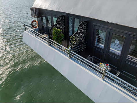 Signature Ha Long Cruise balcony