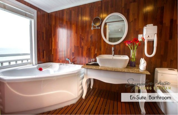Signature Royal Cruise en-suite bathroom