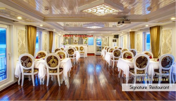 Signature Royal Cruise dining room