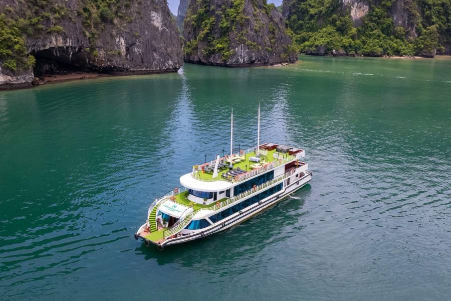 Heritage Luxury day cruise is the best luxury steel cruise