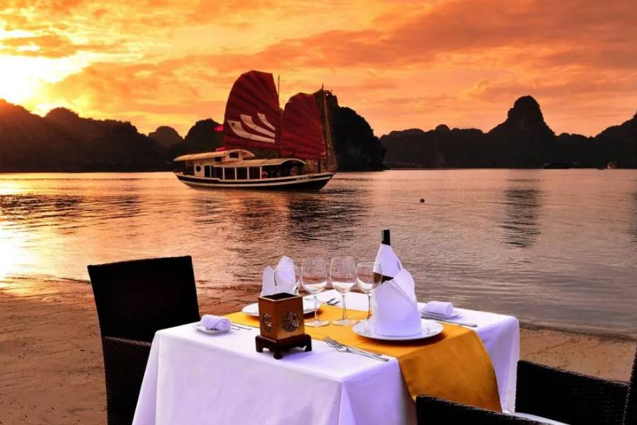 L’amour Junk Cruise Bai Tu Long Bay