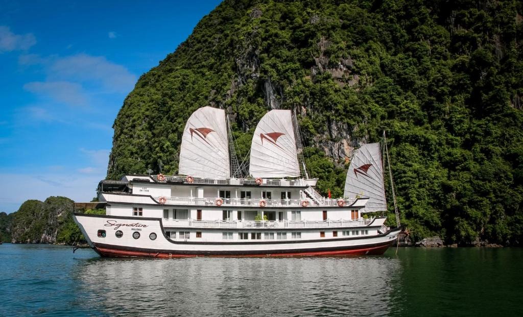 Is it cheaper to book Halong Bay cruises in Vietnam